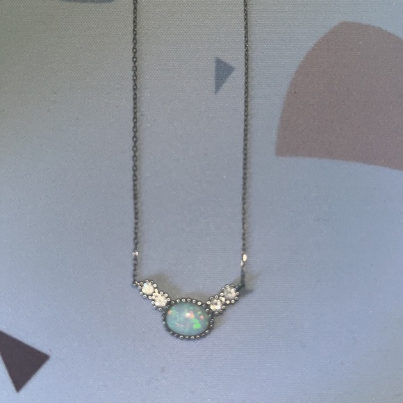 GORGEOUS OPAL NECKLACE! AMAZING SALE!!!!!!PERFECT CONDITION!!!! - Picture 2 of 3